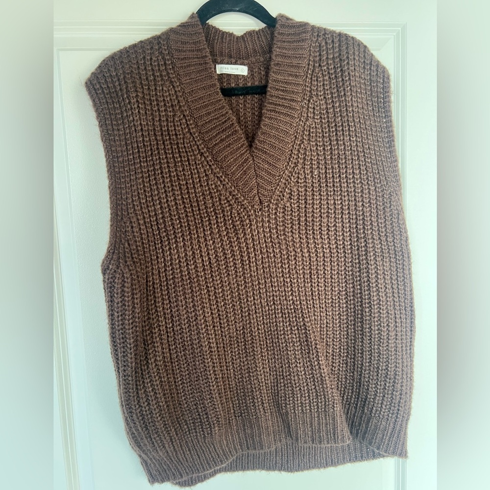Women’s oversized Brown Sweater Vest